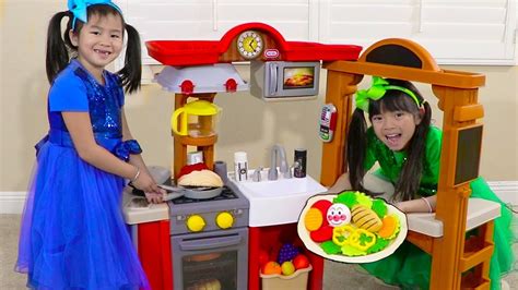 emma e jenna|Jannie & Emma Pretend Play w/ Kitchen Restaurant Cooking。